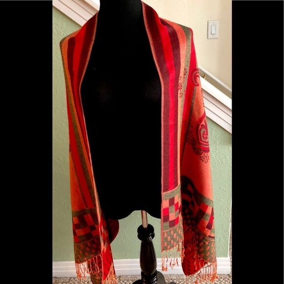 Beautiful Pashmina wrap - Picture 1 of 3
